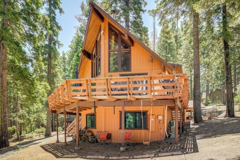 Camp Connell Vacation Rental | 2BR | 3BA | Stairs Required | 2,000 Sq Ft