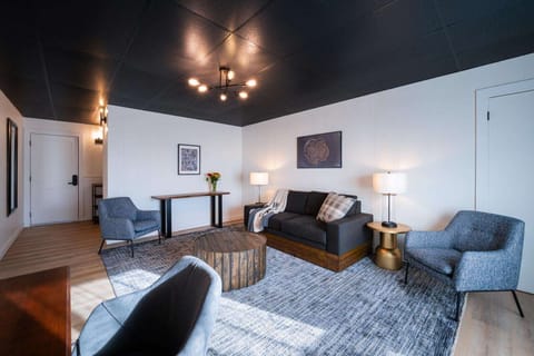 068-trailhead-lodge-fall-2023-web-suite-16