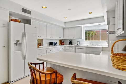 Open-concept kitchen ideal for entertaining while you cook.