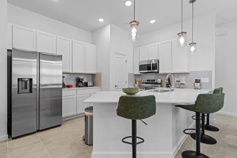 Fully-equipped kitchen