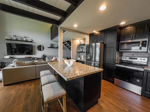 Beautifully designed full kitchen!