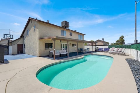 Private pool and jacuzzi—refresh, unwind, or enjoy fun in the sun. Heating available upon request.