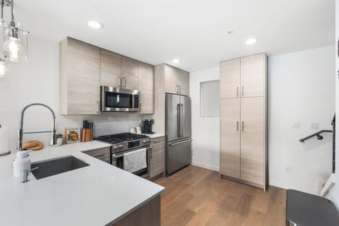 Full stocked kitchen