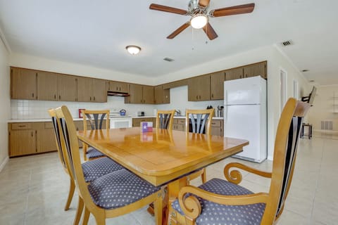 Homosassa Vacation Rental | 1BR | 1BA | 1,025 Sq Ft | Small Step to Enter