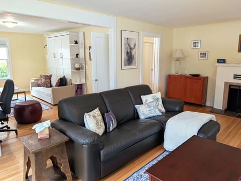 Livingroom opening into the Office