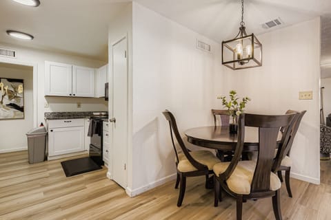 Simple dining, sweet moments