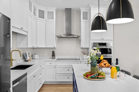 Updated & modern appliances