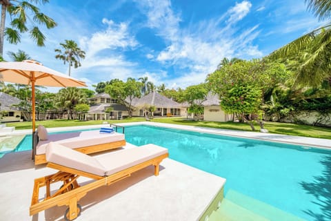 Villa Venice offers a grand pool, lush gardens, and serene luxury for unforgettable escapes.