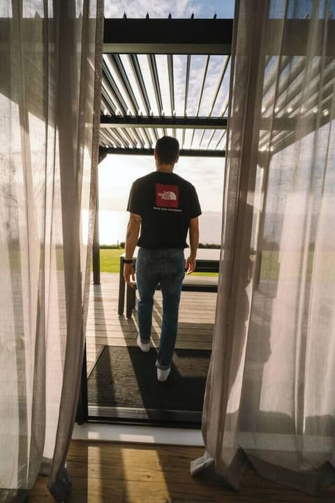 2653b543-eaaa-4004-a88f-0f766f592841