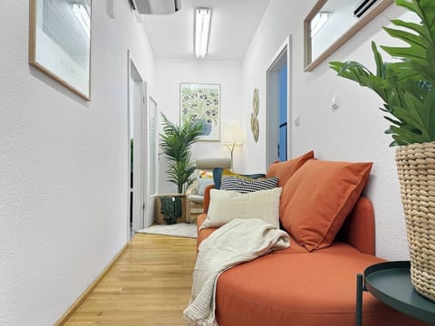 98487e04-8cbb-4548-837b-98a646c9c4bd