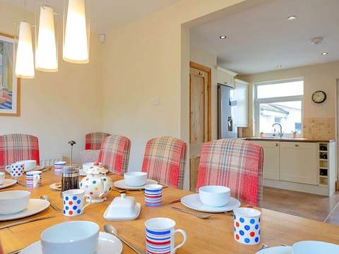 House, Cottage, Freezing, Village, Mountain Village, Resort, Snow, Winter, Alps