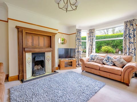 House, Cottage, Freezing, Village, Mountain Village, Resort, Snow, Winter, Alps