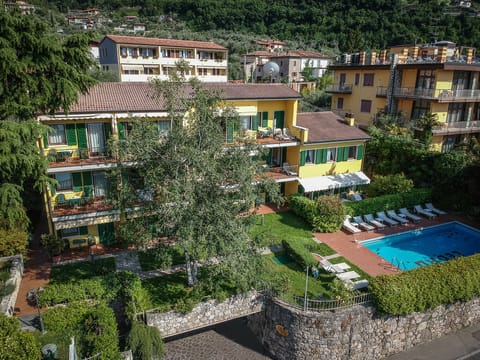 eca7a7ac-bf2e-4f44-8717-2e16211213da