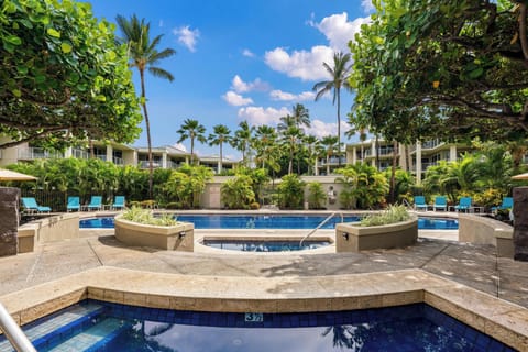 Enjoy the pool and spa!