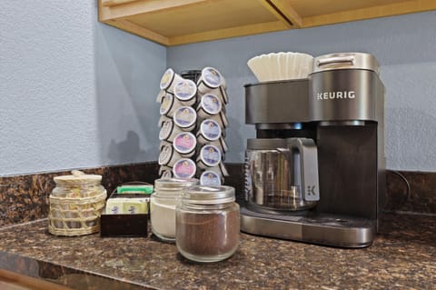Ideal coffee bar with coffee grounds, Keurig cups, & 3 kinds of tea w/ teapot