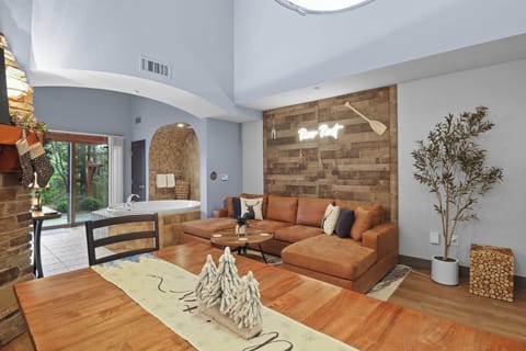 Enjoy the winter wonderland of the Dells with loved ones at a cozy retreat :)