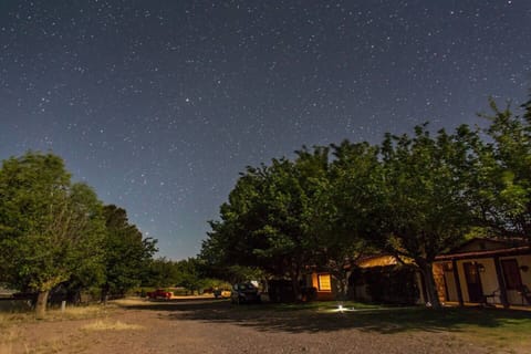 Night skies at Four Bar Cottages (Alan Dyer photo)