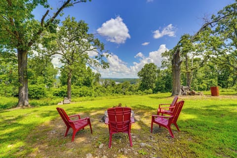Golden Vacation Rental | 3BR | 2BA | 1,150 Sq Ft | 1 Step to Enter