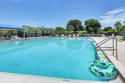 Naples Vacation Rental | 2BR | 2BA | 1,500 Sq Ft | 3 Steps to Enter
