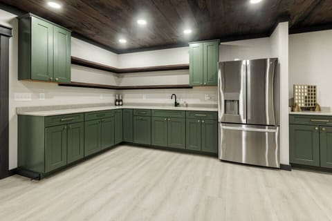 143d9913-8790-4017-94e5-b873a9db764c