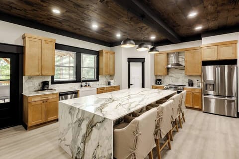 b88dc990-8111-40a9-9463-32b130296e64