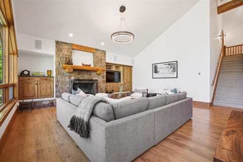 Living Area - Ski Inn - Breckenridge Vacation Rental