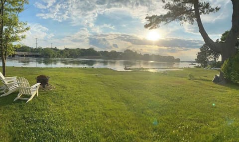 Peaceful Barrington Riverfront - Adirondack Seating & Sunset Views