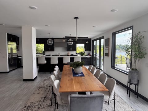 dining table kitchen area 