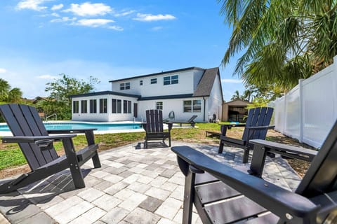 Beautiful Backyard with Private Pool