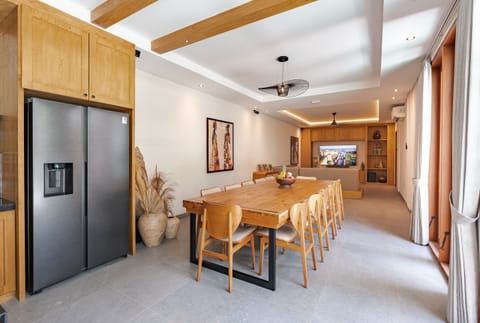 spacious dining table 