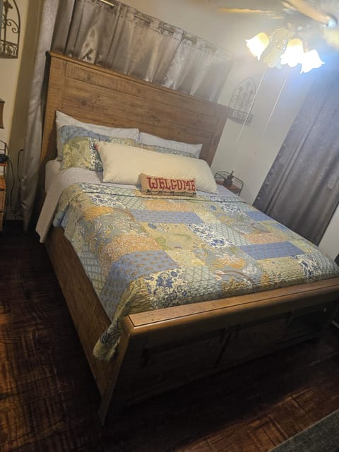 room, indoor, bed, private space