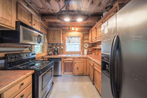 Our fully stocked kitchen makes cooking a breeze, so you can spend more time enjoying good food and great company.

