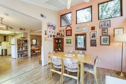 Arizona Room | La-Z-Boy Queen Sleeper Sofa | Dining Area