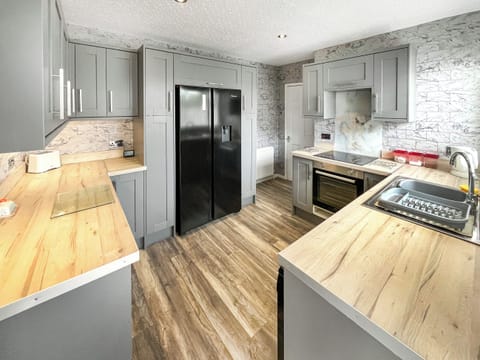 Kitchen | May&rsquo;s Cottage, Chapel St. Leonards