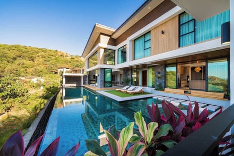 Stunning Home , Beautiful Nature around Casa Crystal  