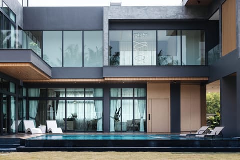 MAIN PIC VILLA EXTERIOR