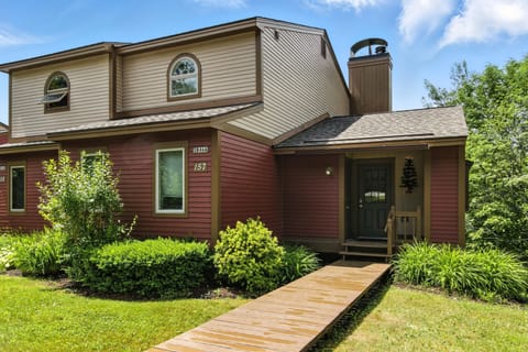 Grass, Water, Waterfront, Cottage, House