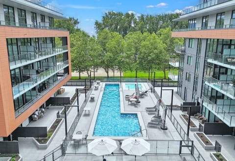 Exterior Pool