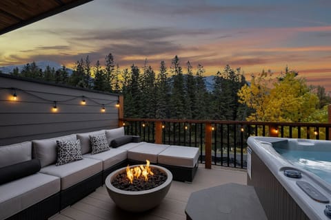 Private Deck Creekside