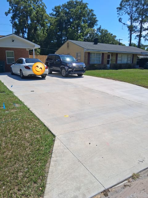 Driveway can safely hold four cars