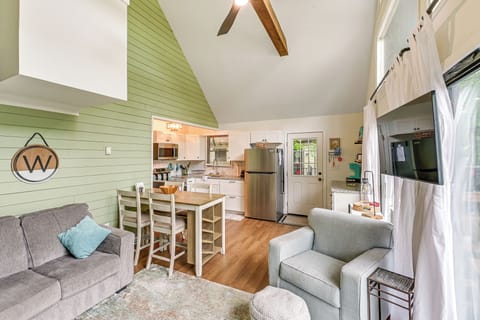 Lewes Vacation Rental | 2BR | 1BA | Stairs Required | 824 Sq Ft