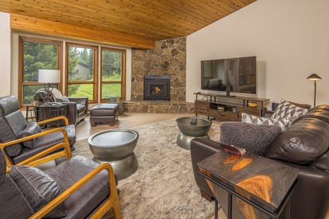 Cozy living room to relax with a blanket after a day at the slopes or on the trails