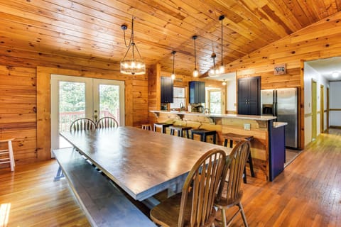 Dining Area | Main Level | Dishware & Flatware