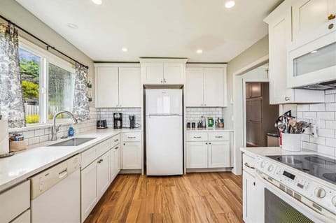 Kitchen at Cape Escape