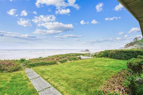 Pathway to the beach at Cape Escape