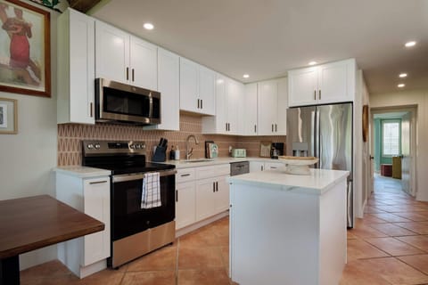 Fully renovated, fully stocked kitchen