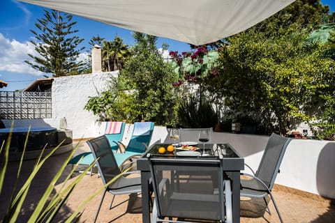 Large, spacious terrace, perfect for sunbathing and dining