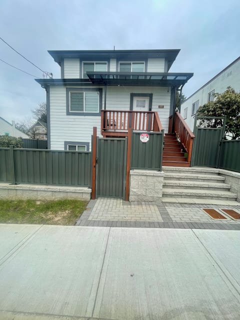 Top choice 2 bed 1 bath Garden Suite