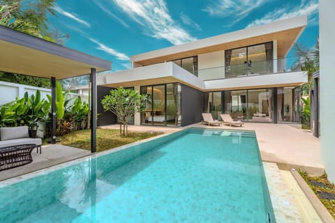 Aileen Layan Villa 6/ 4BR Forest/ 2 Minutes Beach (1350)