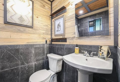 d989c127-416b-47db-bda5-c2ea0aa260e4